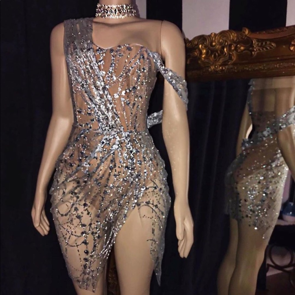 SEXY DETAILED GLITTER DRESS SIZE LARGE NEVER WORN